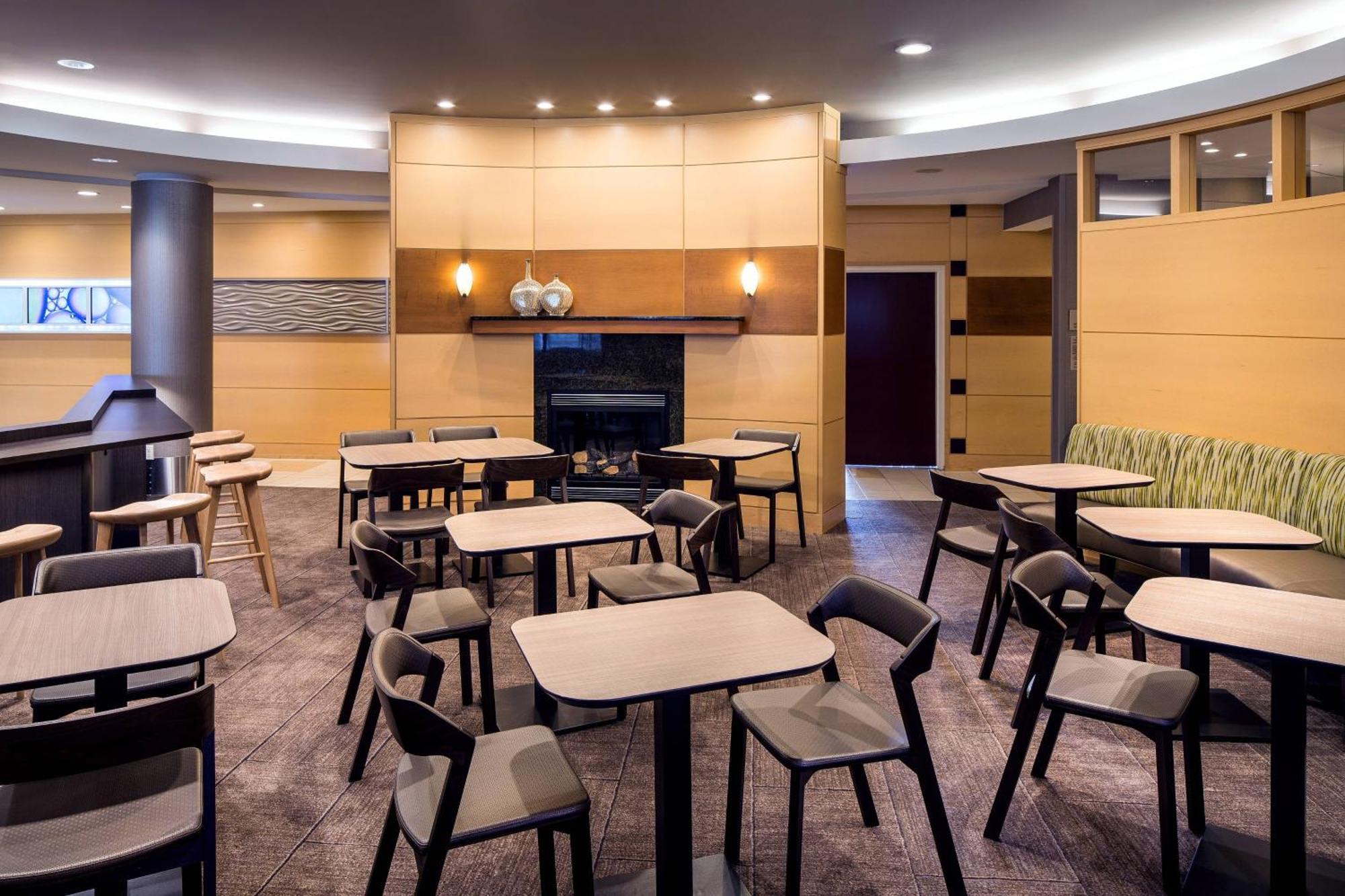 Springhill Suites Бейкерсфілд Екстер'єр фото